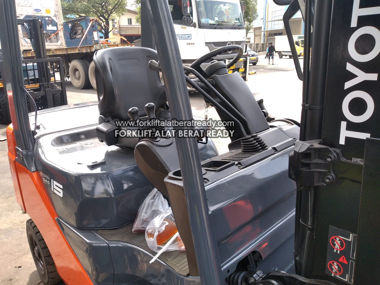 Toyota forklift Tahun 2016 Mast standar 60-8fd15