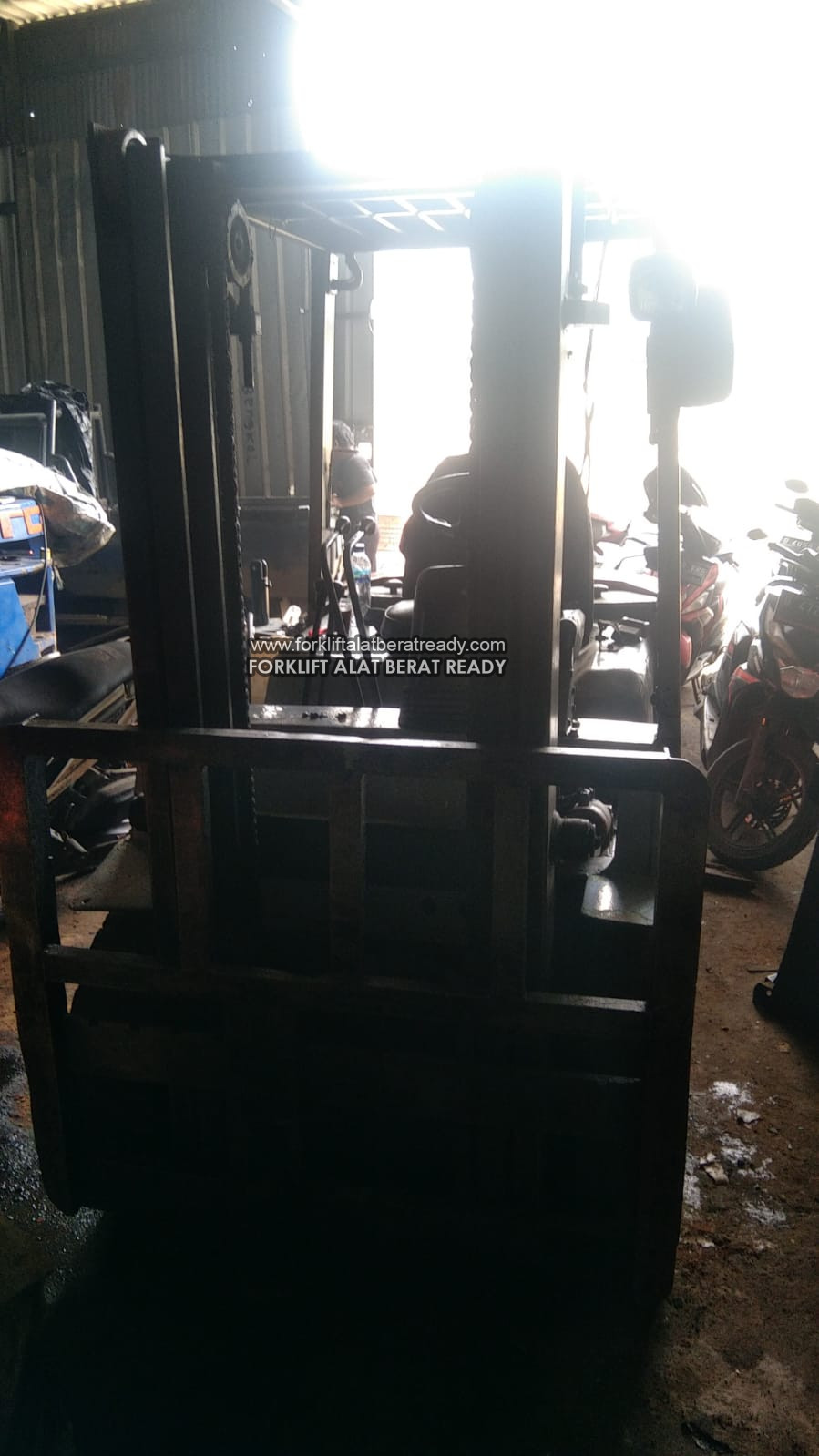 Mitsubishi tahun 2004 Kapasitas 2,5 ton Mast lift standar